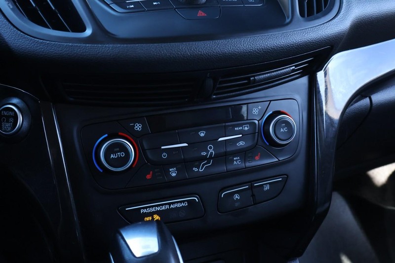 Ford Escape Vehicle Full-screen Gallery Image 33