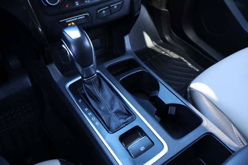 Ford Escape Vehicle Full-screen Gallery Image 34