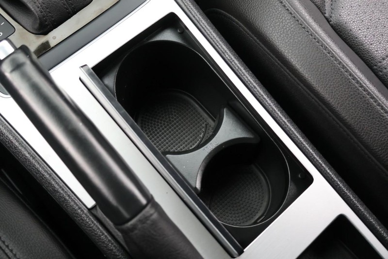 Volkswagen Passat Vehicle Full-screen Gallery Image 34