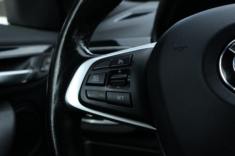 BMW X1 Vehicle Full-screen Gallery Image 29