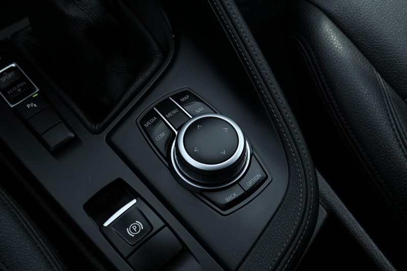 BMW X1 Vehicle Full-screen Gallery Image 37