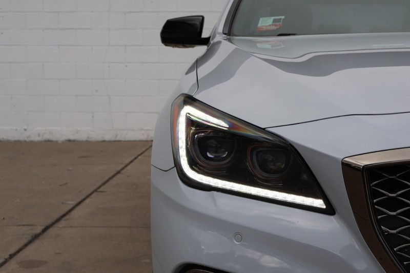 Genesis G80 Vehicle Full-screen Gallery Image 03