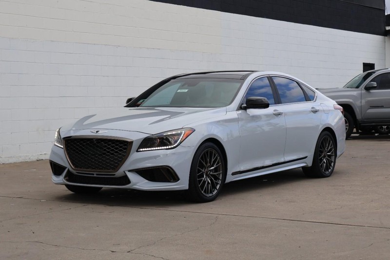 Genesis G80 Vehicle Full-screen Gallery Image 13