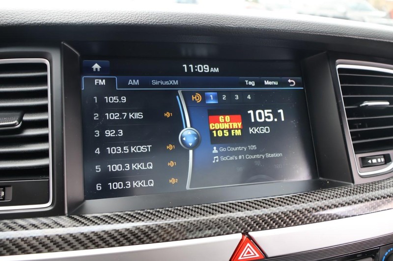 Genesis G80 Vehicle Full-screen Gallery Image 37