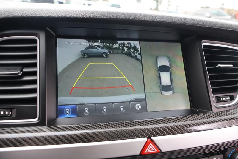 Genesis G80 Vehicle Full-screen Gallery Image 38
