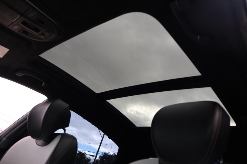 Genesis G80 Vehicle Full-screen Gallery Image 42