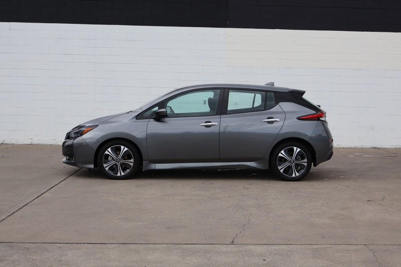 Nissan LEAF Vehicle Full-screen Gallery Image 11