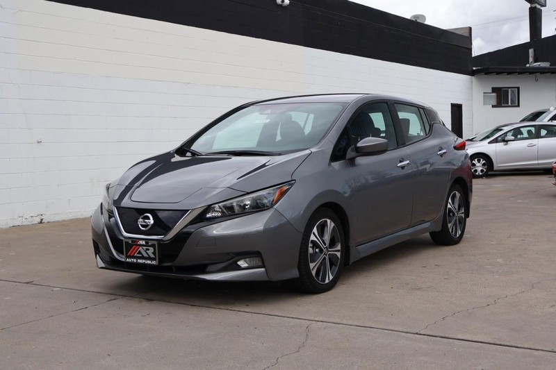 Nissan LEAF Vehicle Full-screen Gallery Image 12