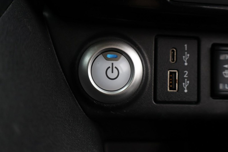 Nissan LEAF Vehicle Full-screen Gallery Image 28