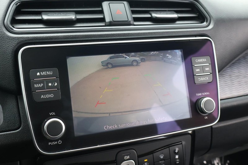 Nissan LEAF Vehicle Full-screen Gallery Image 31