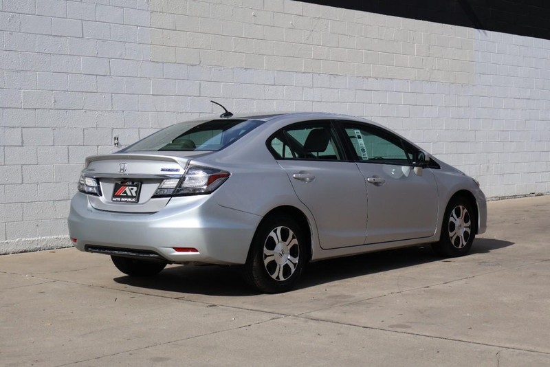 Honda Civic Hybrid Vehicle Full-screen Gallery Image 05