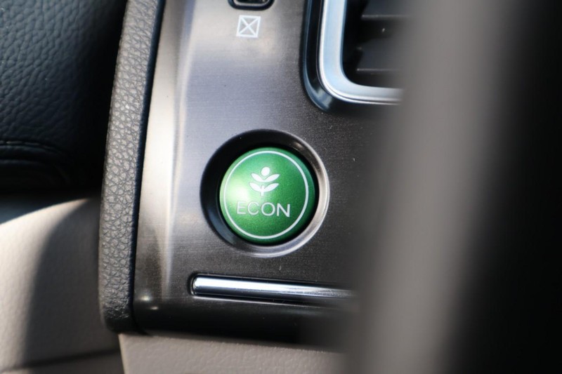 Honda Civic Hybrid Vehicle Full-screen Gallery Image 18