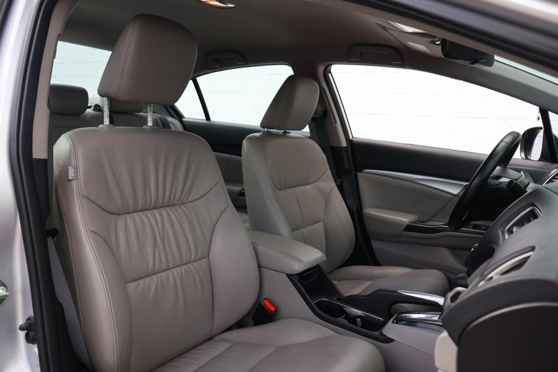 Honda Civic Hybrid Vehicle Full-screen Gallery Image 22