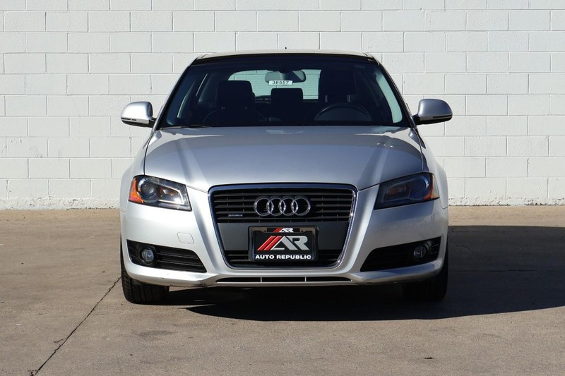 Audi A3 Vehicle Full-screen Gallery Image 02