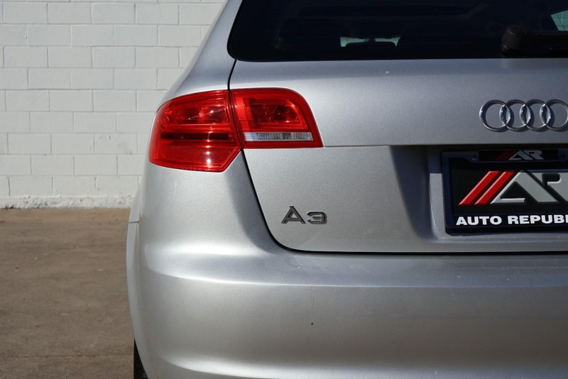 Audi A3 Vehicle Full-screen Gallery Image 07