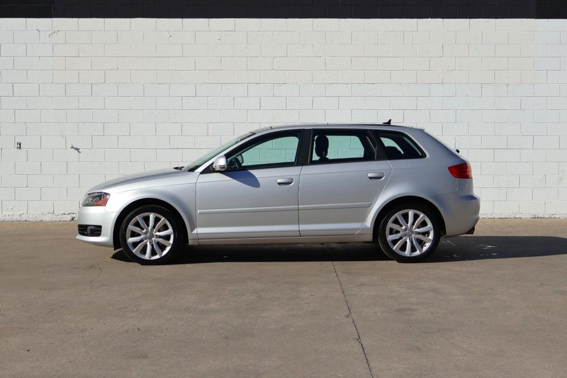 Audi A3 Vehicle Full-screen Gallery Image 10