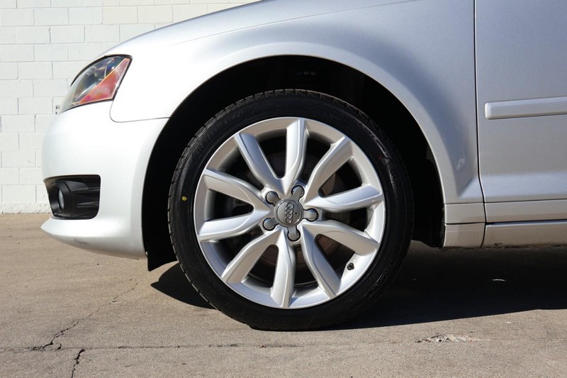 Audi A3 Vehicle Full-screen Gallery Image 13