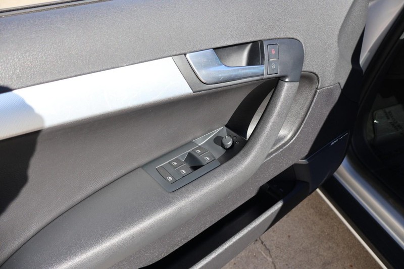 Audi A3 Vehicle Full-screen Gallery Image 15