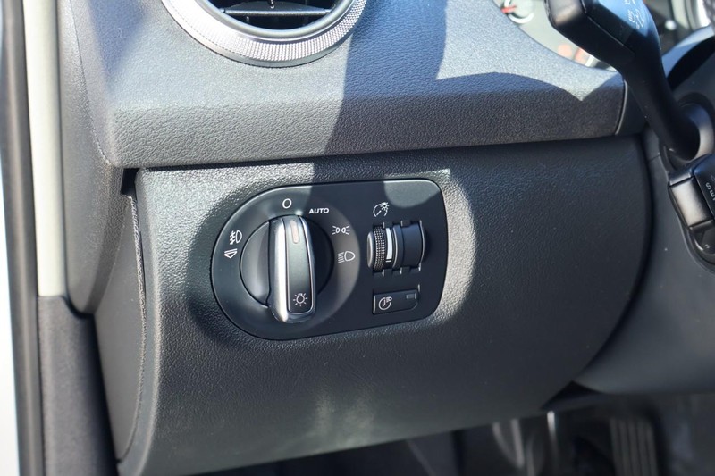 Audi A3 Vehicle Full-screen Gallery Image 17