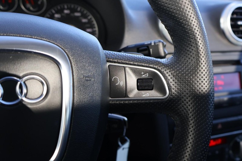 Audi A3 Vehicle Full-screen Gallery Image 28