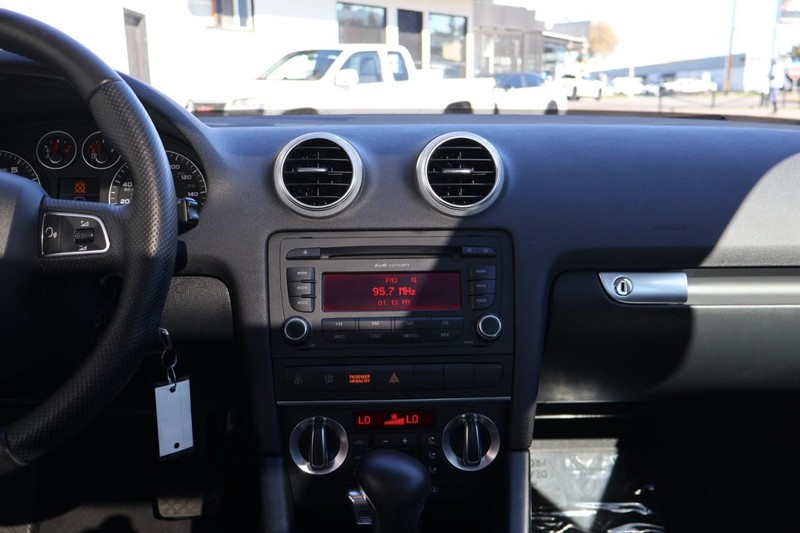 Audi A3 Vehicle Full-screen Gallery Image 29