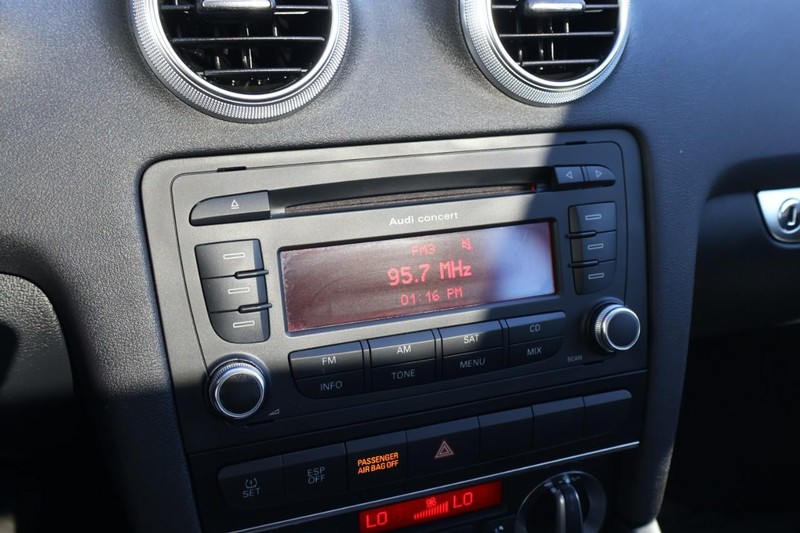 Audi A3 Vehicle Full-screen Gallery Image 30