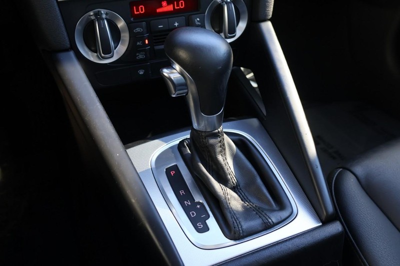 Audi A3 Vehicle Full-screen Gallery Image 32