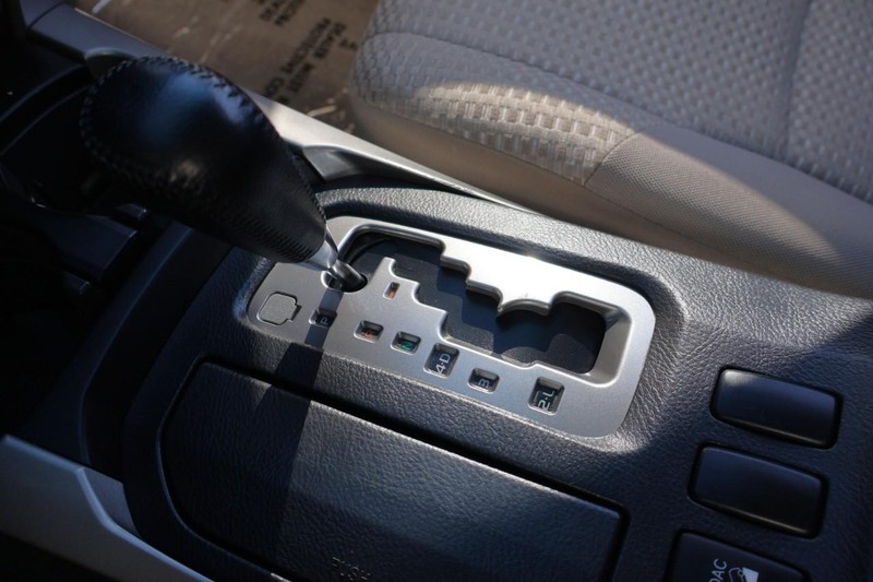 Toyota 4Runner Vehicle Full-screen Gallery Image 33