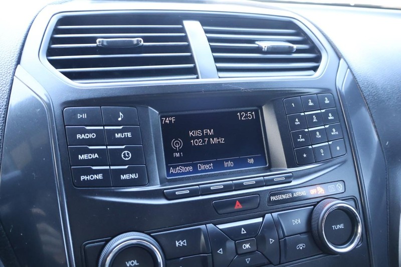 Ford Explorer Vehicle Full-screen Gallery Image 33