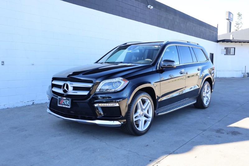 Mercedes-Benz GL-Class Vehicle Full-screen Gallery Image 13