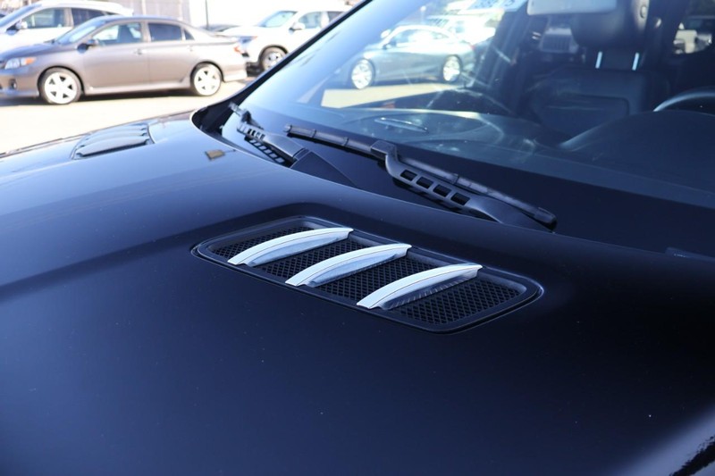 Mercedes-Benz GL-Class Vehicle Full-screen Gallery Image 14