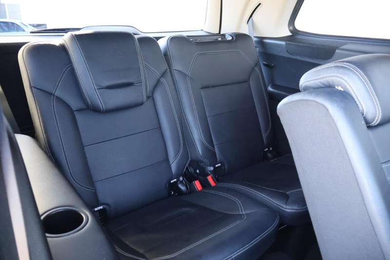 Mercedes-Benz GL-Class Vehicle Full-screen Gallery Image 28