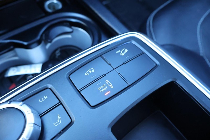 Mercedes-Benz GL-Class Vehicle Full-screen Gallery Image 43