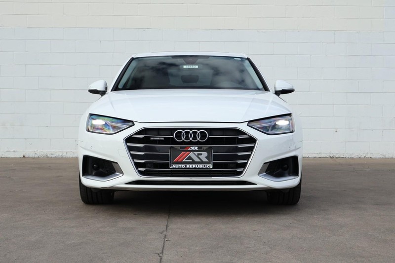 Audi A4 Sedan Vehicle Full-screen Gallery Image 02