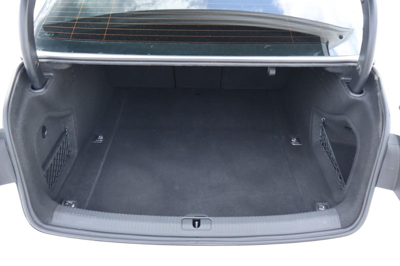 Audi A4 Sedan Vehicle Full-screen Gallery Image 09