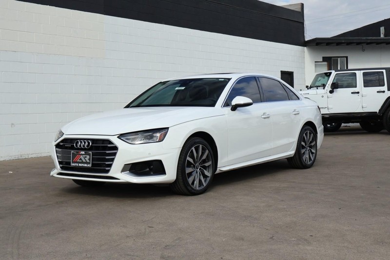 Audi A4 Sedan Vehicle Full-screen Gallery Image 12