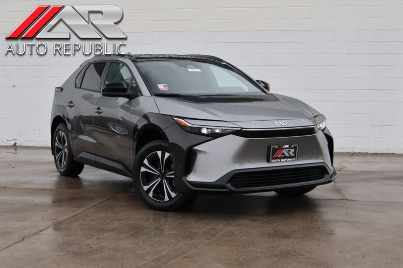 Toyota bZ4X Vehicle Full-screen Gallery Image 01