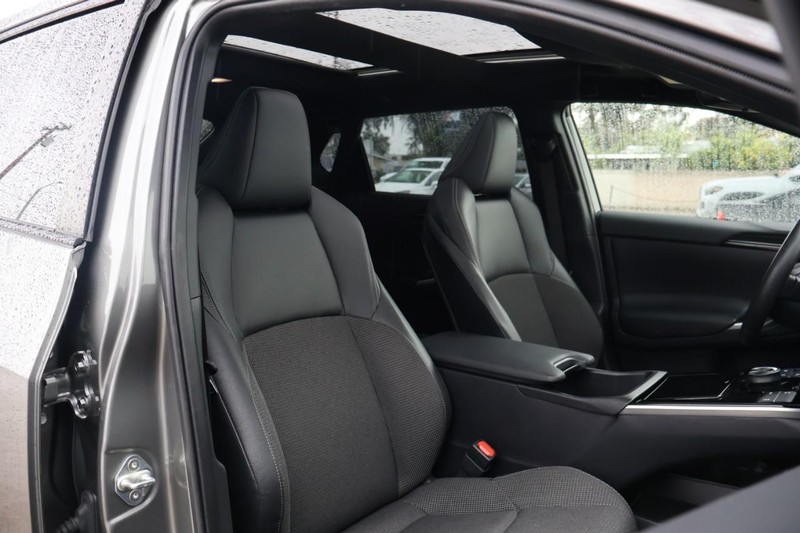 Toyota bZ4X Vehicle Full-screen Gallery Image 20