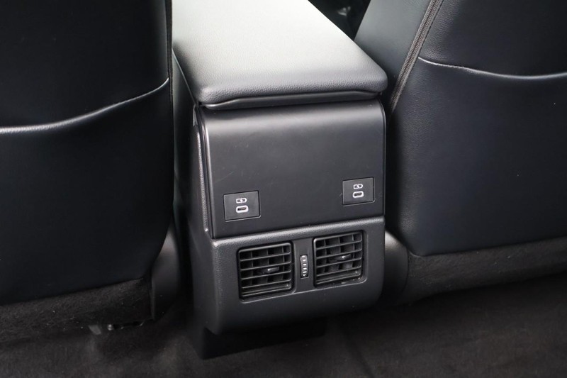 Toyota bZ4X Vehicle Full-screen Gallery Image 22