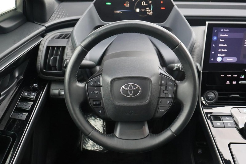 Toyota bZ4X Vehicle Full-screen Gallery Image 25