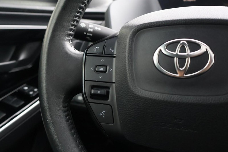 Toyota bZ4X Vehicle Full-screen Gallery Image 26