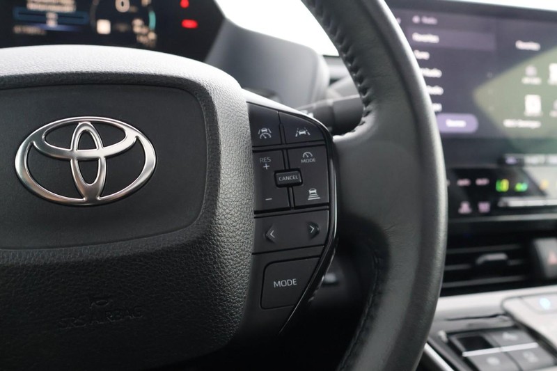 Toyota bZ4X Vehicle Full-screen Gallery Image 27