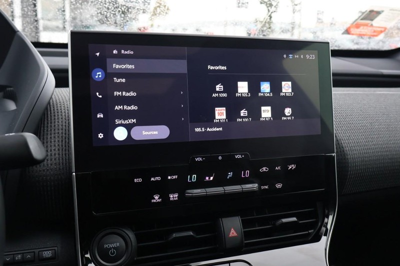 Toyota bZ4X Vehicle Full-screen Gallery Image 29