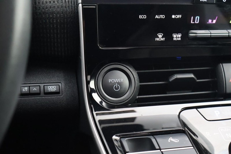 Toyota bZ4X Vehicle Full-screen Gallery Image 31