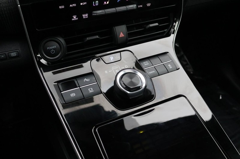 Toyota bZ4X Vehicle Full-screen Gallery Image 32