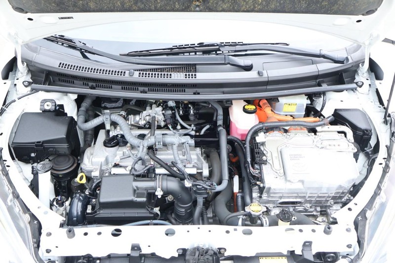 Toyota Prius C Vehicle Full-screen Gallery Image 13