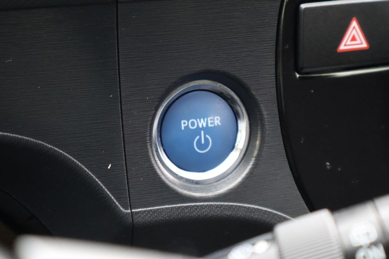 Toyota Prius C Vehicle Full-screen Gallery Image 26