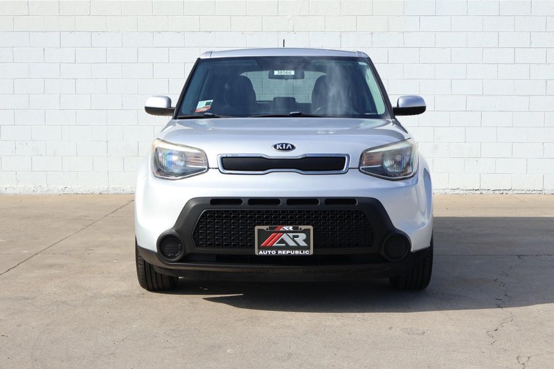 Kia Soul Vehicle Full-screen Gallery Image 02