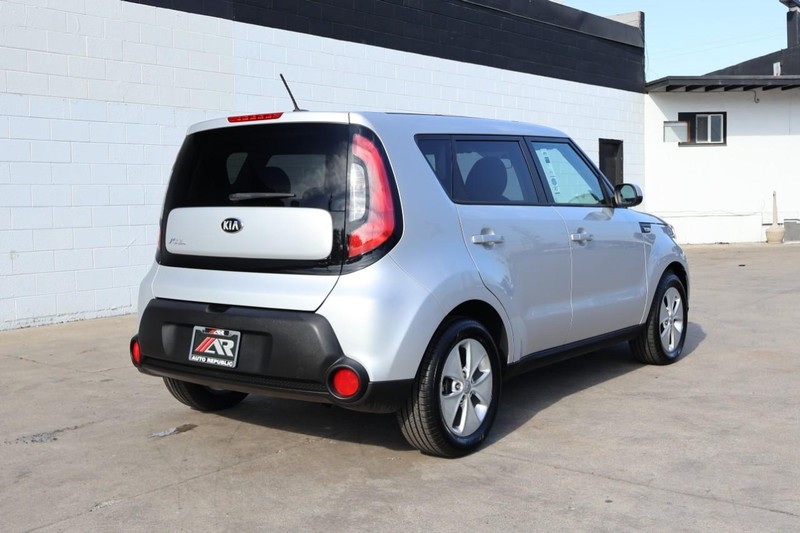 Kia Soul Vehicle Full-screen Gallery Image 05