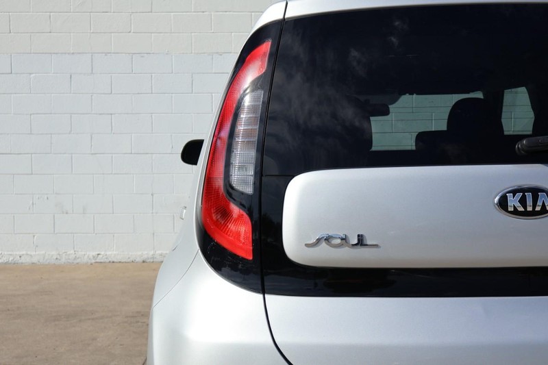 Kia Soul Vehicle Full-screen Gallery Image 07